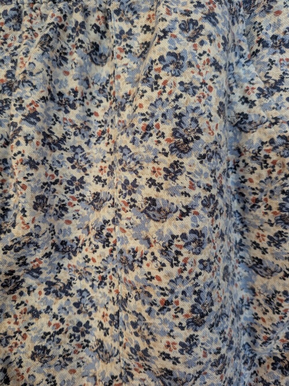 Abercrombie and Fitch blue floral linen blend shorts - Picture 2 of 3